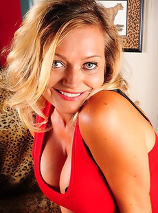 Hot American MILF showing off her goods