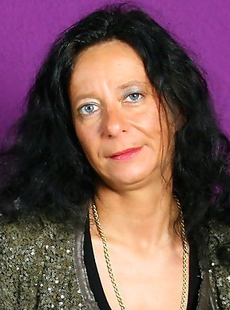 This Dutch housewife gets ready to be naughty