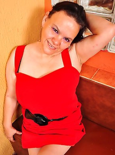 This naughty Latin housewife loves to play with herself