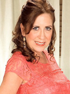 It's encore time for Karen Deville, a 52-year-old housewife from Delaware. Karen has rapidly become one of our favorite ladies, and that's n
