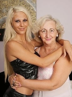 Hot babe doing a naughty mature lesbian