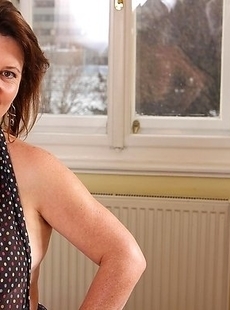 mature lady into weird insertions