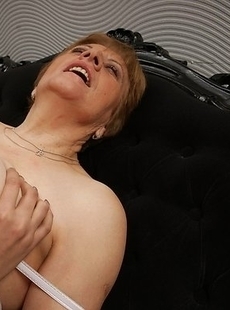 asslicking old and young lesbians