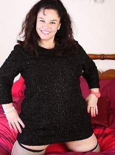 This big mama loves to play alone