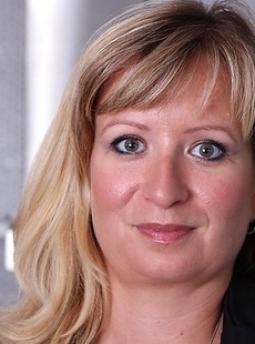 horny mature blonde showing her hot body