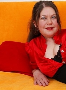 This chubby mama loves a hard cock