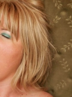 Horny mature slut playing with herself