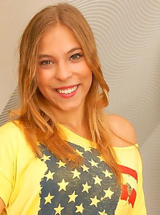 Hot babe loving her mature lesbian girlfriend