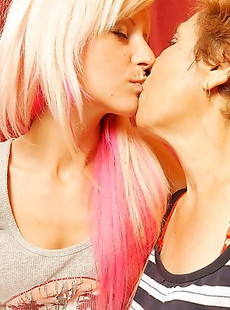 This hot blonde babe loves getting wet with her mature lesbian lover