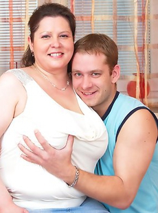 Big mature mama playing with her toy boy